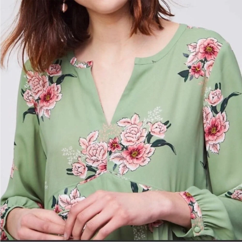 Ann Taylor LOFT Pure Mint Bouquet Peplum Blouse Size Small Cottagecore Boho